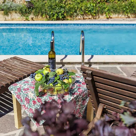 Vinka By Interhome Zminj